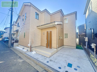 【外観】 | 小学校5分　中学校10分　保育園3分　三山　B号棟 | スタイリッシュな佇まいが魅力です
現地（2026.01.09撮影）