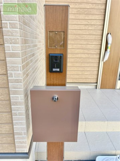 【設備】 | 小学校5分　中学校10分　保育園3分　三山　B号棟 | 現地（2026.01.09撮影）