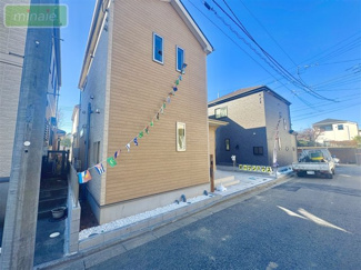 【外観】 | 小学校5分　中学校10分　保育園3分　三山　B号棟 | スタイリッシュな佇まいが魅力です
現地（2026.01.09撮影）