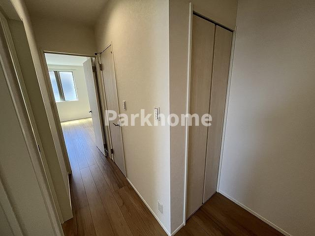 土佐市高岡町乙 ⑫ 新築戸建ての前面道路含む現地写真|2026年2月中旬