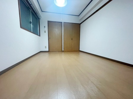 ローレルハイツの居間・リビング