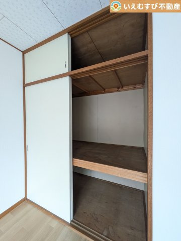 熊谷市押切1期　中古戸建の収納|大容量の収納スペースで住空間もスッキリ広々
収納がたっぷり付いていれば、お部屋がすっきり保てて気持ちが良いですね♪