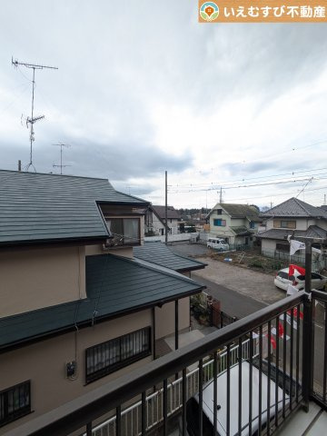 熊谷市押切1期　中古戸建の展望|高い建物が無く開放感のある展望
バルコニーからの展望も開けていて閑静な住宅地が望めます。日当りも良いですね♪