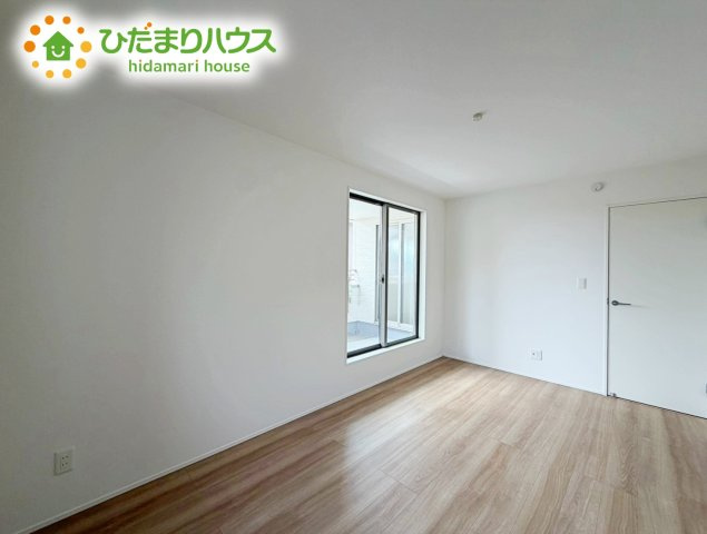 いわき市佐糠町東2期　新築戸建　2号棟の寝室|広めの主寝室は、ベッドの他にもパソコンデスクやドレッサーなども置けちゃいます(*^-^*)