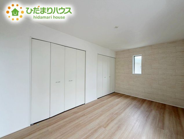 いわき市佐糠町東2期　新築戸建　2号棟の寝室|清々しい朝陽が差し込む寝室は、開放感たっぷりで心をリフレッシュしてくれる特別な住空間。家具の配置を自由に楽しむことで、自分だけの快適な居場所を作り出せます！