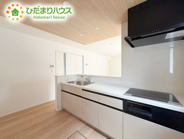 いわき市佐糠町東2期　新築戸建　2号棟のキッチン|料理をしながらでも、ご家族との会話を楽しめる対面式キッチン☆彡