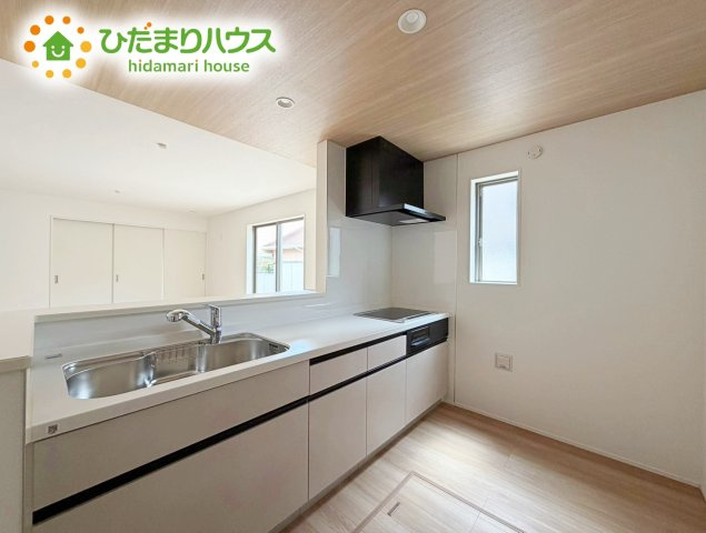 いわき市佐糠町東2期　新築戸建　2号棟のキッチン|家族と会話しながら料理できるオープンカウンター♪