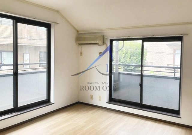 パークサイドＡ棟の居間・リビング|洋室のお部屋です。