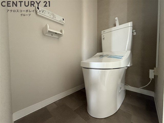 温水洗浄便座機能付きトイレです