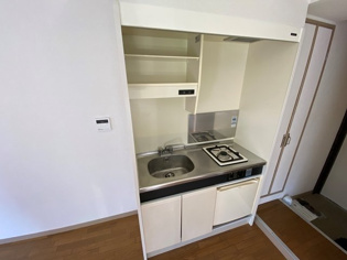 壁付けキッチンでスペースを有効活用できます！