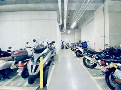 【駐車場】 | ガレリアグランデ | 【バイク置場】最新の空き状況や費用などの詳細は担当スタッフまでお問い合わせください。