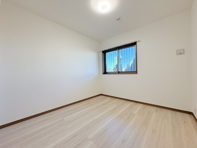 【独立洗面台】 | M's Suite | 参考写真になりますのでご承知おき下さい。