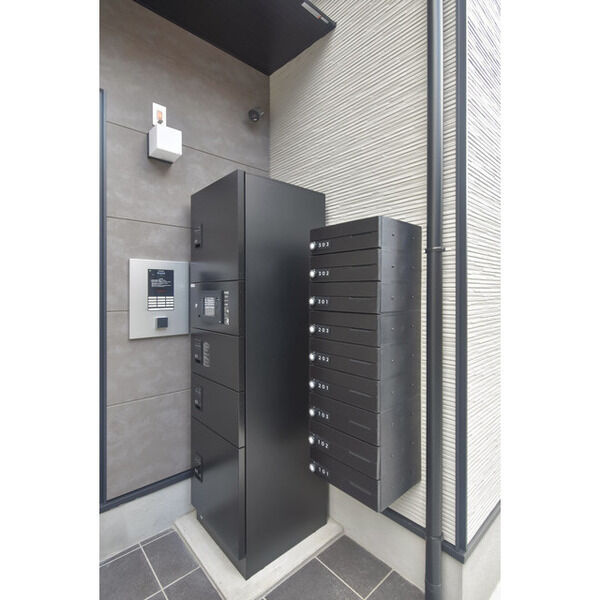 ハーモニーテラスRen相川のエントランス