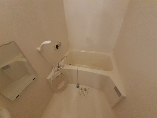 エスト京田辺Ⅱの浴室