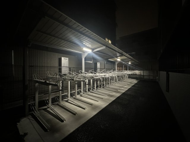 稲城市東長沼の賃貸マンションのその他共用部分|駐輪場