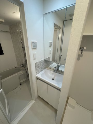 稲城市東長沼の賃貸マンションの洗面所|※カラータイプ異なります