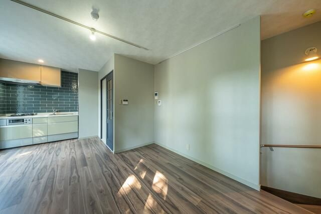 グエル・サカエ赤堤の居間・リビング