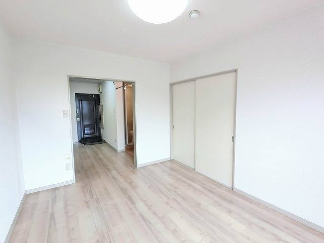 静岡市駿河区1棟売りマンション　スカイハイツA・B棟の洋室