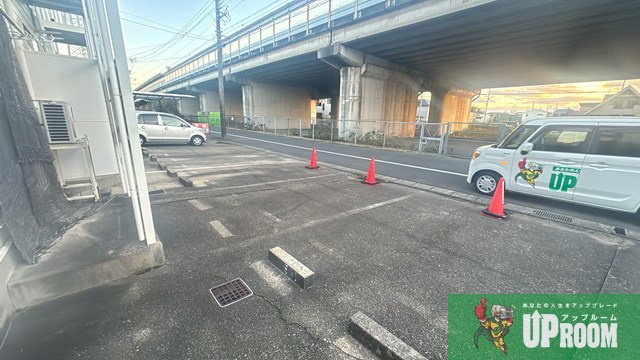 コーポ今宮の駐車場