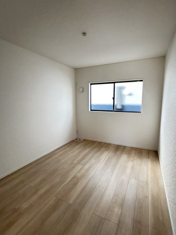 今治市北鳥生町３　1号棟の洋室|平屋ならではの落ち着いた雰囲気で、安眠を叶えます。