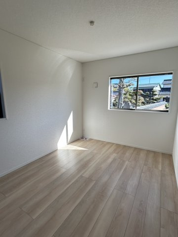 今治市北鳥生町３　1号棟の洋室