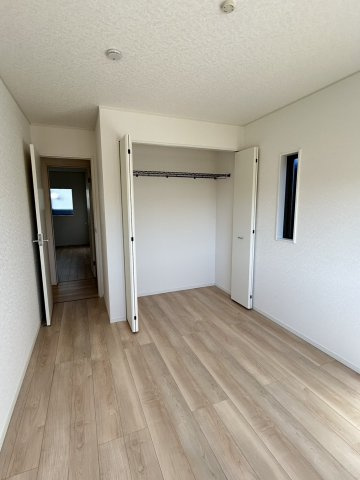 今治市北鳥生町３　1号棟の洋室