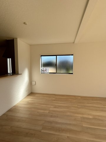 今治市北鳥生町３　1号棟の居間・リビング