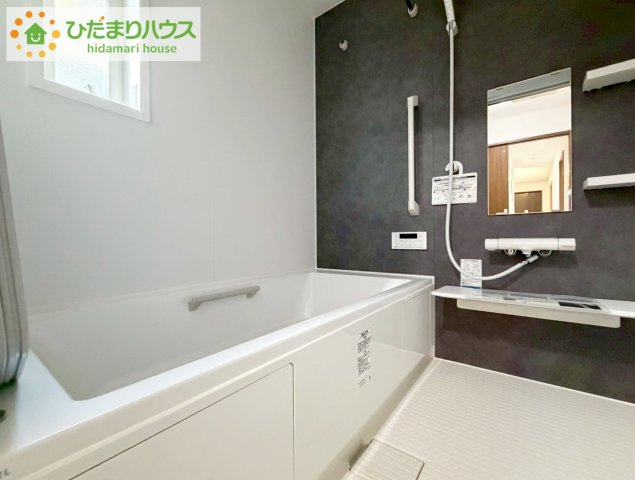 いわき市平幕ノ内　新築戸建　17号棟の浴室|"何歳まで一緒に入ってくれるだろうか・・・。
広いお風呂は、お子様と一緒に入るバスタイムがより楽しくなります。"