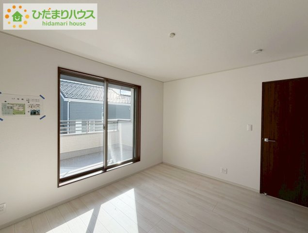 いわき市平幕ノ内　新築戸建　17号棟の寝室|バルコニーに面していて、たっぷり光りの入る明るい主寝室です！