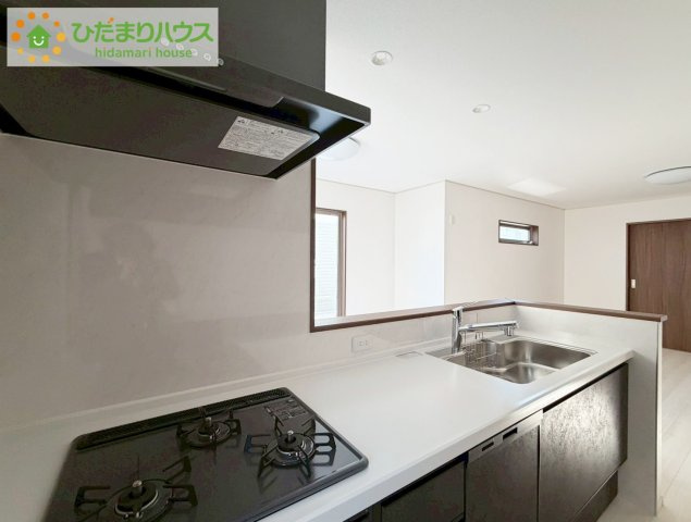 いわき市平幕ノ内　新築戸建　17号棟のキッチン|家族と会話しながら料理できるオープンカウンター♪