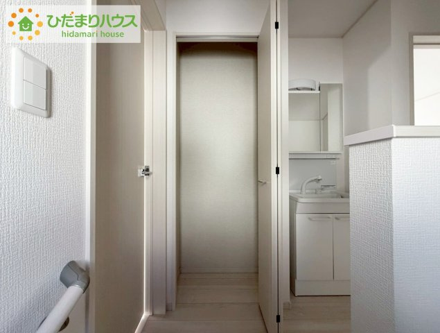 いわき市平幕ノ内　新築戸建　20号棟の収納|便利な廊下収納があるので掃除機や買いだめする洗面所用品はもちろん、箱買いしたペットボトルまでしまえます(^^)