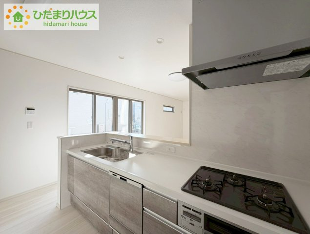 いわき市平幕ノ内　新築戸建　20号棟のキッチン|リビングを見渡せるキッチンはお子様を見ながらでも料理が出来て安心ですね☆