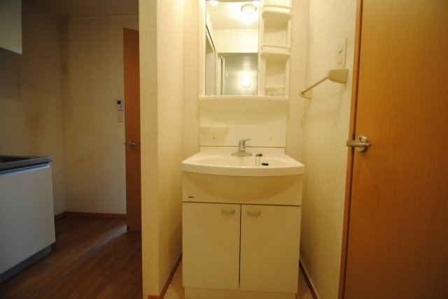 マーサ・ジュネスの独立洗面台|使いやすい独立洗面台です