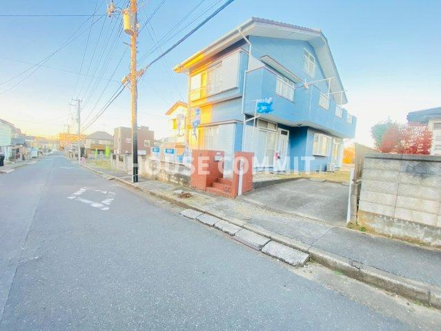 七栄　中古戸建の前面道路含む現地写真