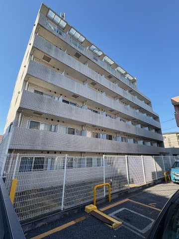 ライジングプレイス西新井の外観