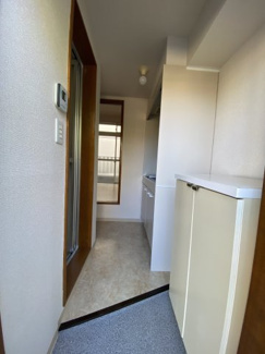 【玄関】 | 下駄箱付です。