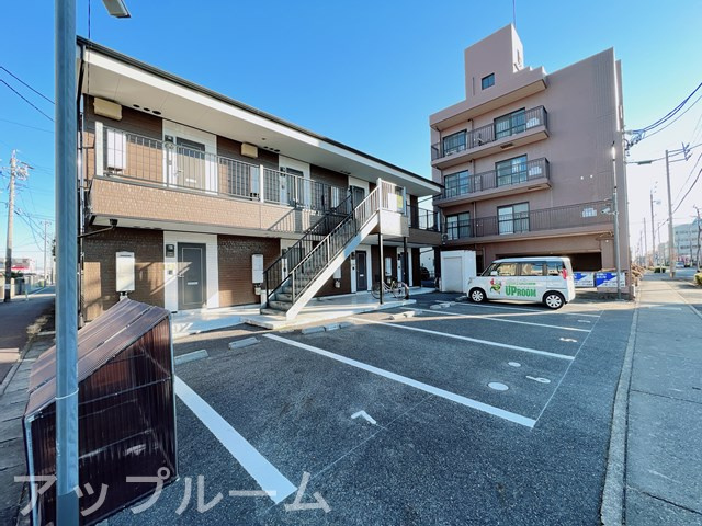 サン小牧の駐車場