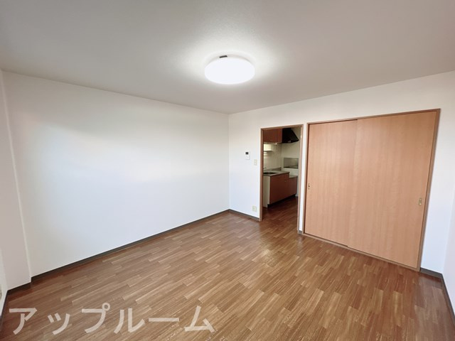 サン小牧の居間・リビング