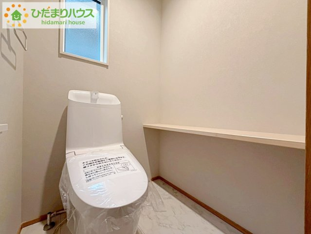 いわき市久之浜町エコタウン館の山（3-15）　新築未入居のトイレ|温水洗浄便座なら、年中温かいので、安心して座ることができます。さらに、身体が冷えることもないため、便座カバーを付ける必要もありません。