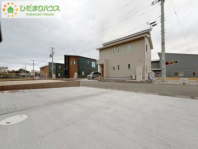 いわき市久之浜町エコタウン館の山（3-15）　新築戸建の駐車場|マイホームなら駐車場代がかかりません。しかも、自宅の駐車場で洗車が出来ます！今までコイン洗車に行っていた手間も省けて、節約にも繋がります(^^♪