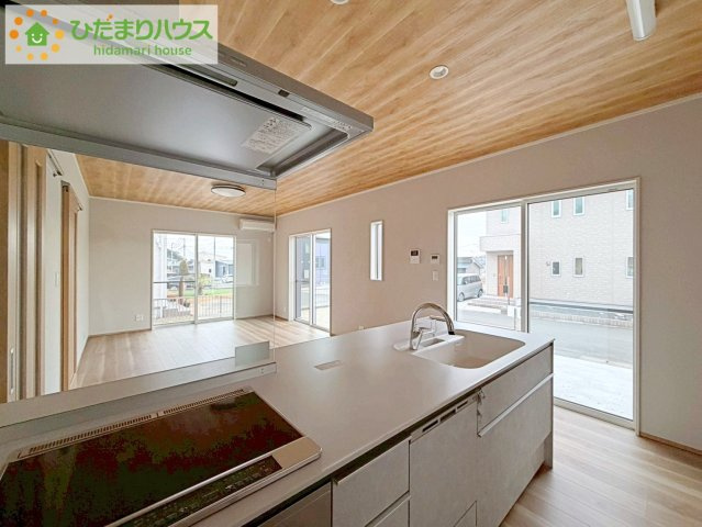いわき市久之浜町エコタウン館の山（3-15）　新築戸建のキッチン|家族と会話しながら料理できるオープンカウンター♪