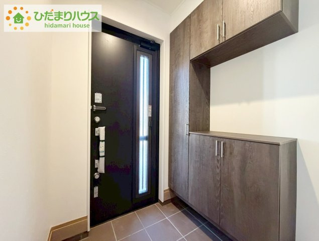 いわき市久之浜町エコタウン館の山（2-6）　新築未入居の玄関|玄関がひろいので親子で並んで仲良く靴が履けますね(^^)/