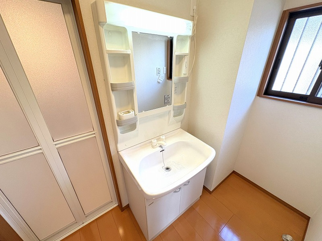 【独立洗面台】