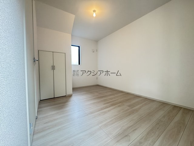 所沢市青葉台・全2棟　新築一戸建　2号棟　～LDK17.5帖～の洋室|1階洋室5.5帖