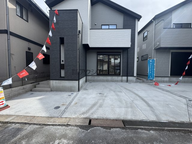 所沢市青葉台・全2棟　新築一戸建　2号棟　～LDK17.5帖～の駐車場|並列駐車2台可能です