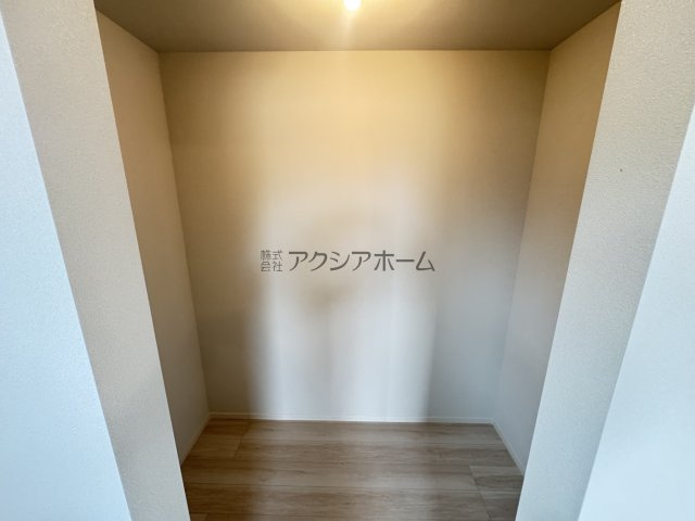 所沢市青葉台・全2棟　新築一戸建　2号棟　～LDK17.5帖～の寝室|洋室8.8帖WIC