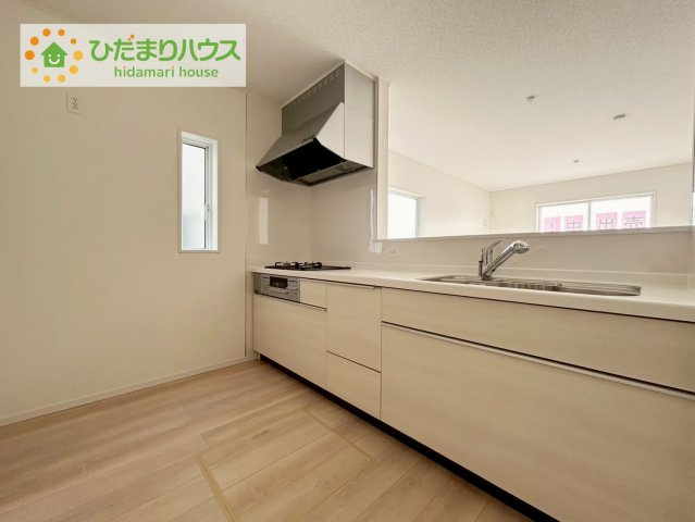 郡山市御前南第７　2号棟　新築戸建のキッチン|リビングを見渡せるキッチンはお子様を見ながらでも料理が出来て安心ですね☆