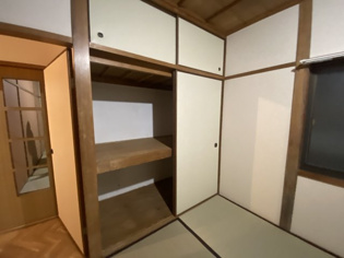 尼崎次屋貸家の収納