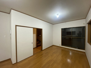 尼崎次屋貸家の居間