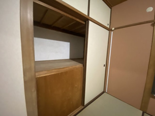 尼崎次屋貸家の収納